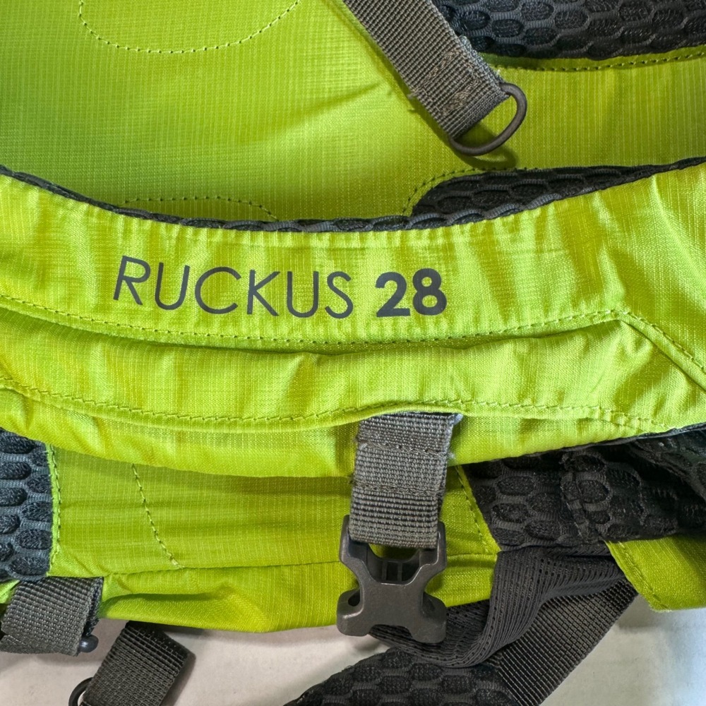 Kelty Ruckus 28 Roll Top Backpack Apple Green Hiking Daypack 22627016 APL Mens - Picture 3 of 8